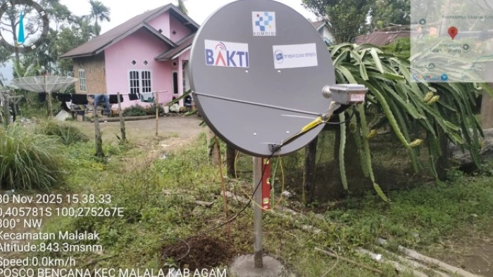 Very Small Aperture Terminal (VSAT) SATRIA-1 di Kabupaten Agam, Sumatra Barat [foto: dok. Kemkomdigi]