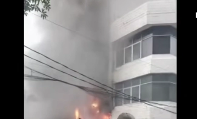 Gedung Terra Drone saat terbakar (X)