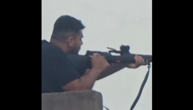 Salah satu teroris [Foto; tangkap layar x]