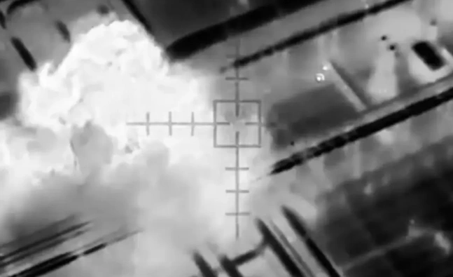 Video Dramatis Perlihatkan Drone Ukraina Ledakkan Tanker Minyak Rusia