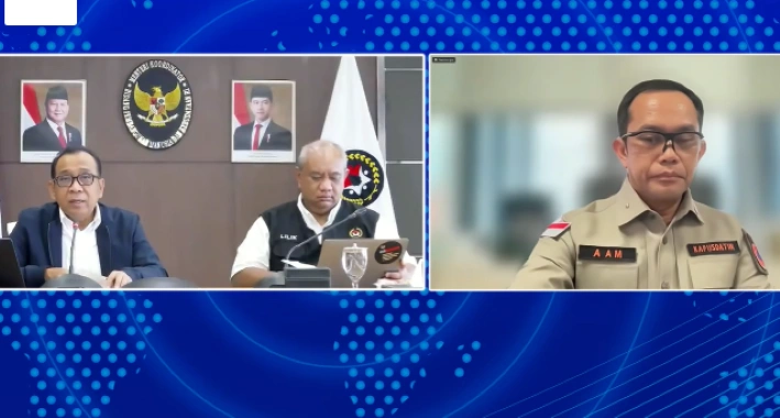 Menko PMK Pratikno memimpin rapat koordinasi dan apel kesiapsiagaan bencana hidrometeorologi basah secara daring, Senin (29/12/2025)  [Foto: Infopublik/YouTube BNPB]