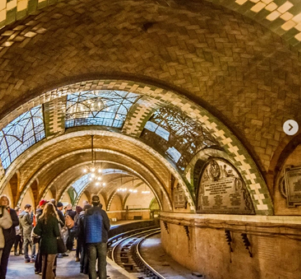  Stasiun City Hall, stasiun bawah tanah di Manhattan, New York City [Sumber Foto: Instagram nyclovesnyc]