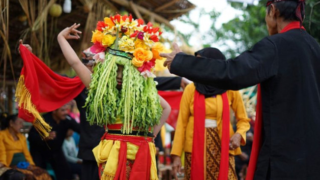 Menjaga Tradisi Kuno pada Awal Syawal, Ritual Adat Seblang Olehsari di Banyuwangi: Seminggu Penuh