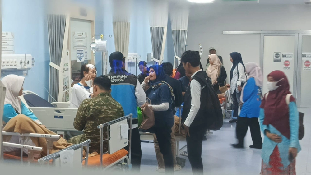 Sejumlah korban ledakan SMAN 72 Kelapa Gading tengah dirawat di RS Islam Jakarta. [Selvianus Kopong Basar/FTNews.co.id]