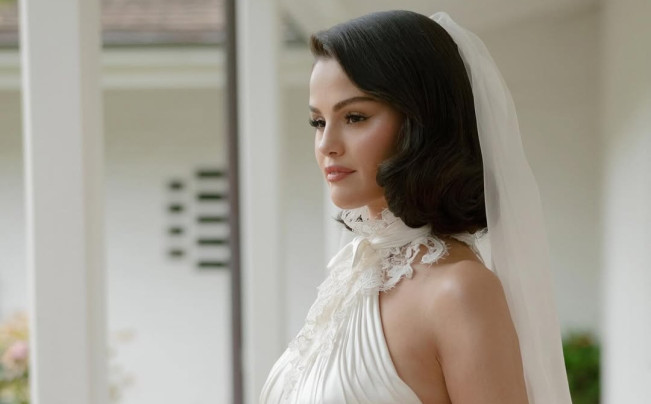 Makna Mendalam Gaun Pernikahan Selena Gomez, Terselip Inisial hingga Pesan Cinta