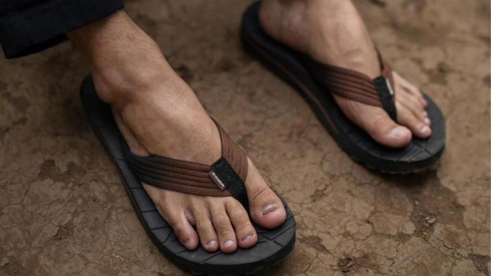 Sendal Merek Eiger [Instagram @eigeradventure]