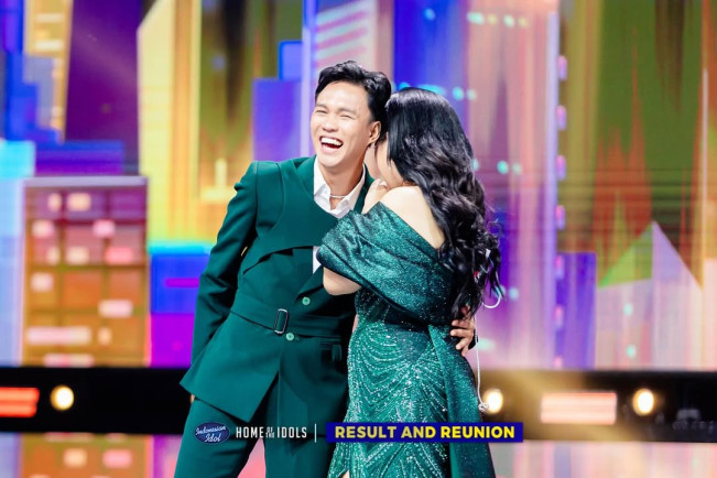 Momen Shabrina Leanor dan Fajar Noor di Panggung Indonesian Idol (instagram)