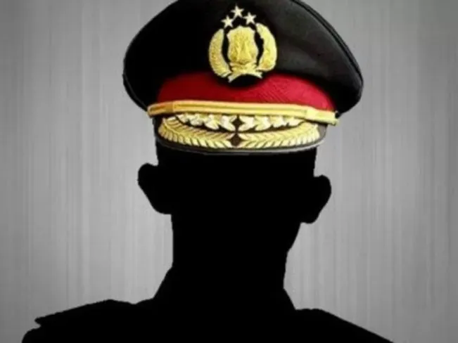 Segini Gaji Bripda Riko Roy Nussy, Ajudan Kompol Emmy Fenitiruma