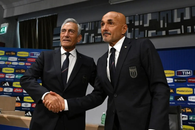 Presiden FIGC dan Luciano Spalletti. (EPA-EFE/CLAUDIO GIOVANNINI)