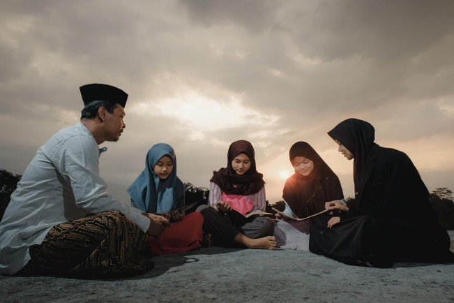 Ilustrasi guru dan murid (Pixabay)