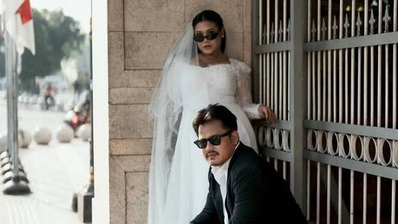 Suami Boyen Akademisi Bergelar Doktor