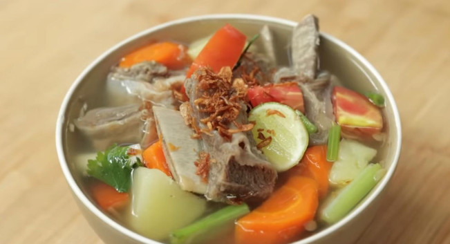 Sup Iga Sapi (YouTube Devina Hermawan)