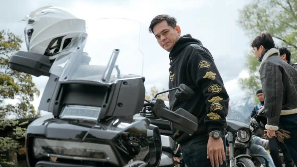 Tanggapan Surya Insomnia Usai Aksi Ngaspal Jalan Viral di Media Sosial