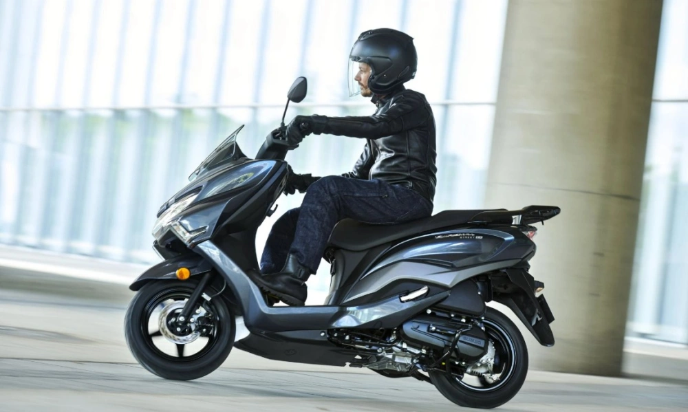 Suzuki Burgman Street 125EX didesain oleh Matsuzawa Shuji [Suzuki Jerman]