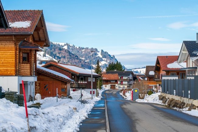 Swiss. (Pixabay @farago_jozsef)