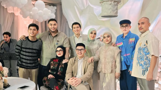 Cincin Berlian Langka Seharga Rp18 Miliar Hiasi Jari Syahrini di Ultah Ke-45