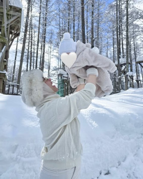 Syahrini dan Baby R. (Instagram @princessyahrini)