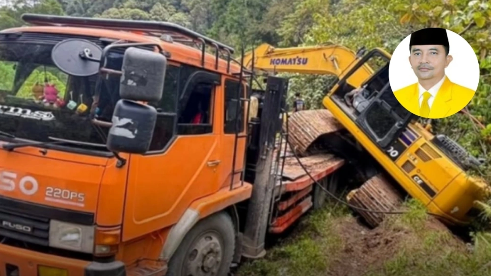 Alat berat yang dibawa truk terjatuh dan menimpa Syahrizal Yusuf (inset) serta menyebabkan korban meninggal dunia, Rabu (3/12/2025). [X]