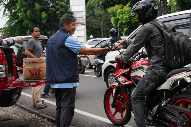 Gempita Berbagai Takjil Jumat Berkah