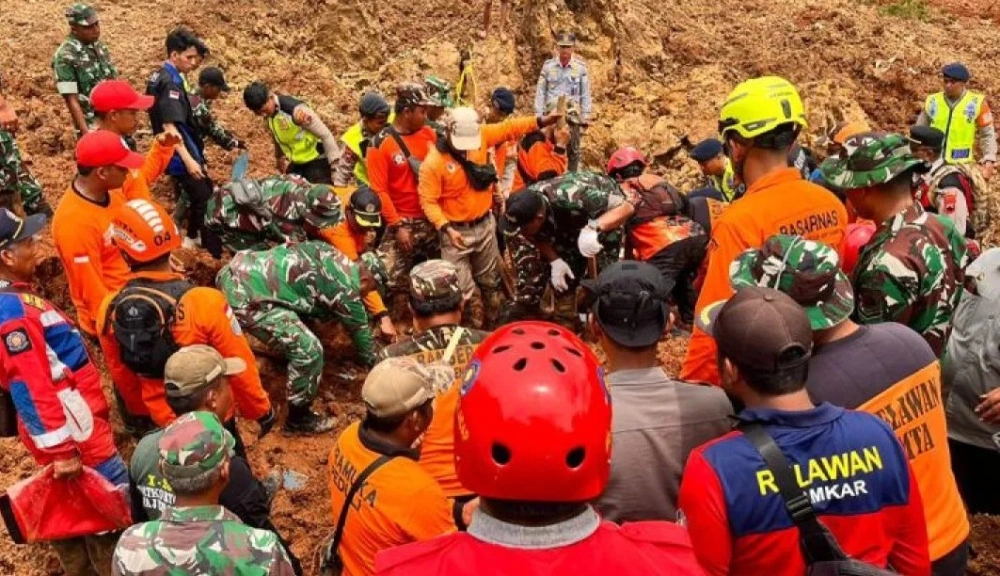 Tragedi Tanah Longsor Cilacap: 20 Warga Masih Hilang