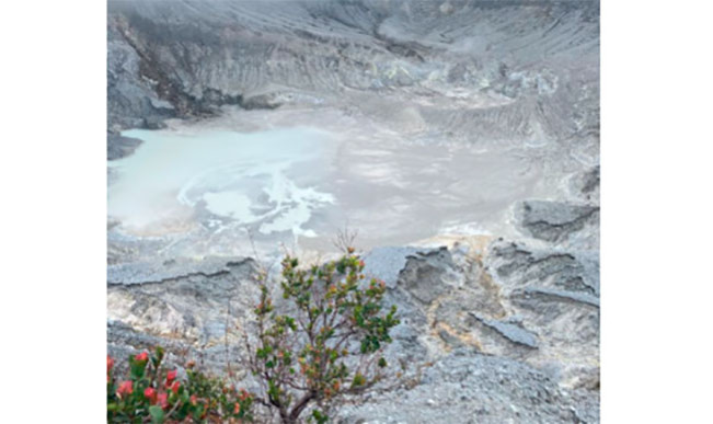 Kawah Gunung Tangkuban Perahu/Foto: grace fotolagi, pexels.com