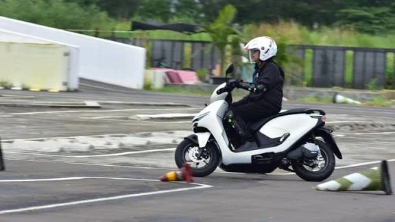 Jarang Disadari, Tarik Gas Motor Listrik Tanpa Batas Bisa Memicu Kebakaran