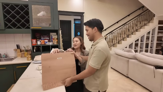 Thariq Halilintar Hadiahi Aaliyah Massaid Tas Branded, Segini Harganya