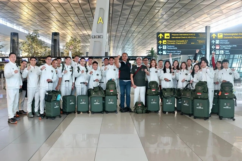 Tim bulutangksi Indonesia bertolak ke Thailand dari Bandara Soekarno-Hatta, Tangerang, Jumat (5/12) pagi. [Dok. PBSI]