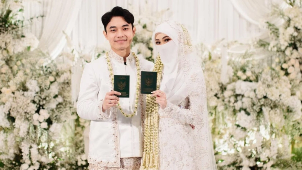 Fiki Naki membagikan pelajaran berharga soal jodoh usai resmi menikah dengan Tina. [Instagram]