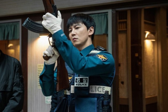 Sinopsis Drakor Trigger, Saat Kim Nam Gil Melawan Kartel Perdagangan Senjata Ilegal