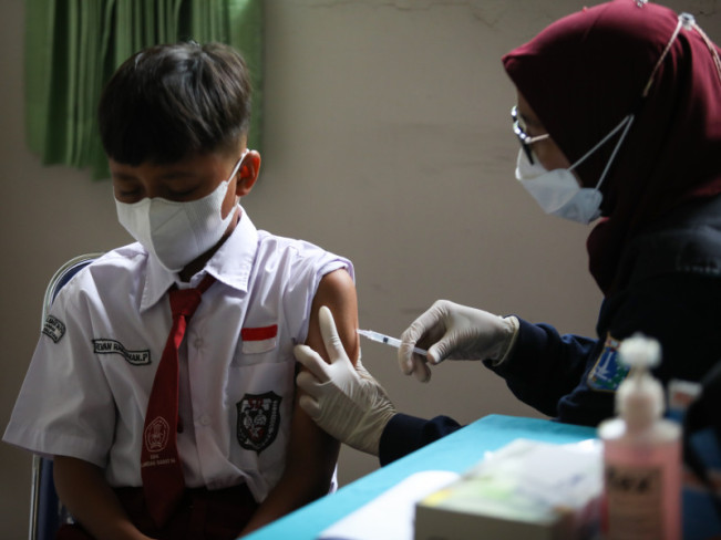 Jakarta Mengejar Target Vaksinasi Anak Usia 6-11 Tahun