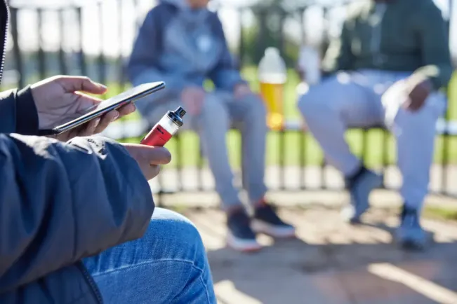 Gen Z Harus Tahu Efek Negatif Vape, Ini Kata Pakar