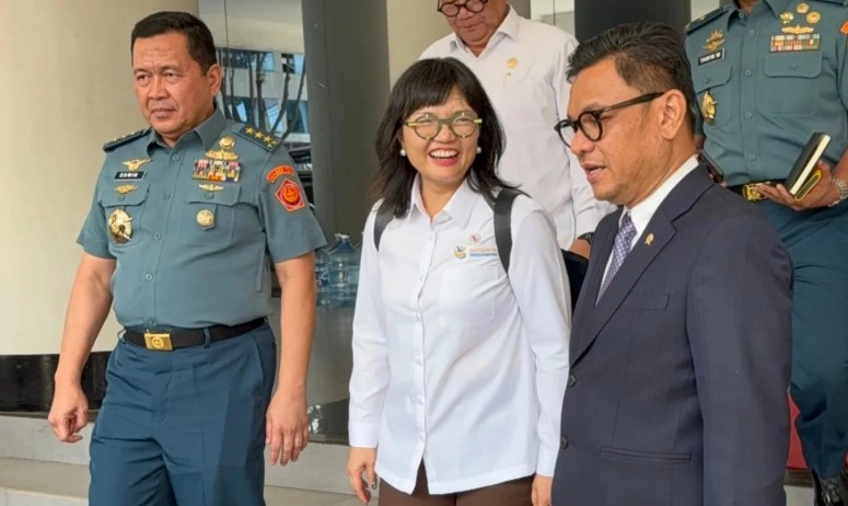 Wamendikti Stella Christie Kritik Keras Pasang Foto di CV