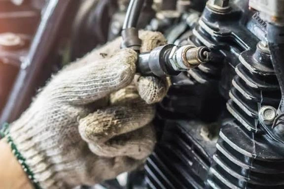 Busi Motor Jarang Diperhatikan, Ini Tanda dan Waktu Gantinya