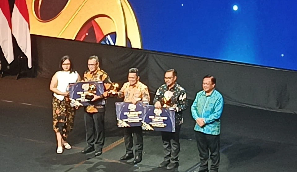 Wali Kota Yogyakarta Hasto Wardoyo (kedua dari kanan) di acara ACFFEST 2025 yang digagas KPK, Jumat (28/11/2025). [FTNews.co.id/Selvianus Kopong Basar]