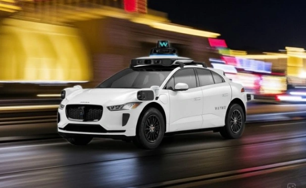 Waymo Uji Coba Gemini sebagai Asisten AI dalam Mobil Robotaxinya