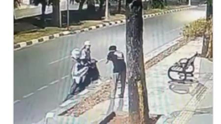 Kronologi Fortuner Serempet Pesepeda Lalu Hantam Truk