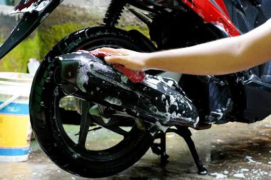 Tips Aman Mencuci Motor