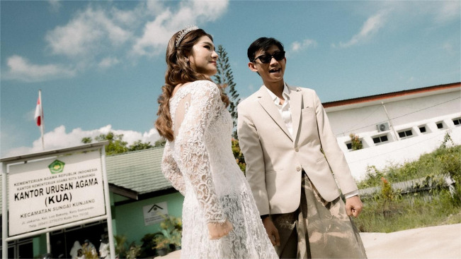Pernikahan Sederhana, Cinta Luar Biasa: Deretan Selebriti yang Menikah di KUA