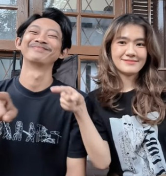 Yono Bakrie menikahi Vini Caroline. (Instagram @yonobakrie)