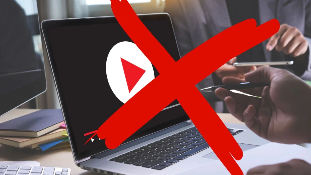 YouTube hapus channel yang melanggar pakai AI [Canva]