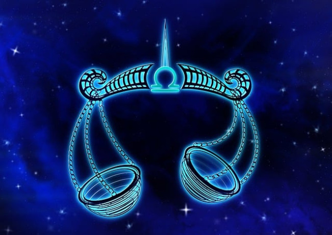 Ramalan Zodiak Hari Sabtu, 5 Juli 2025: Keuangan, Kesehatan, dan Hubungan Asmara