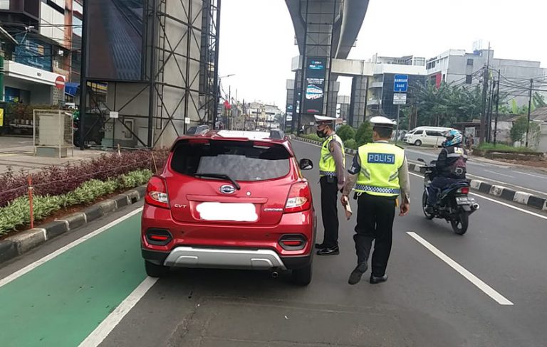 773 Kendaraan Ditilang pada Hari Pertama Pemberlakuan Sanksi Ganjil Genap