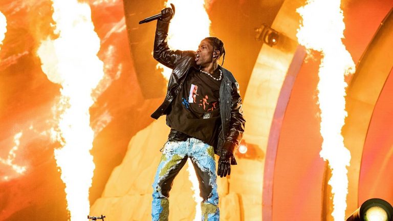 Insiden Konser Makan Korban 8 Tewas, Travis Scott dan Drake Dituntut