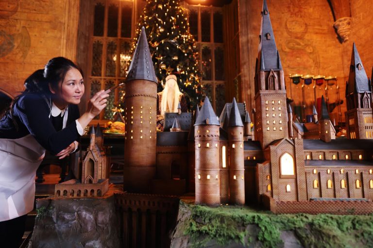 Kue Hogwarts Jadi Simbol 20 Tahun Harry Potter Tayang