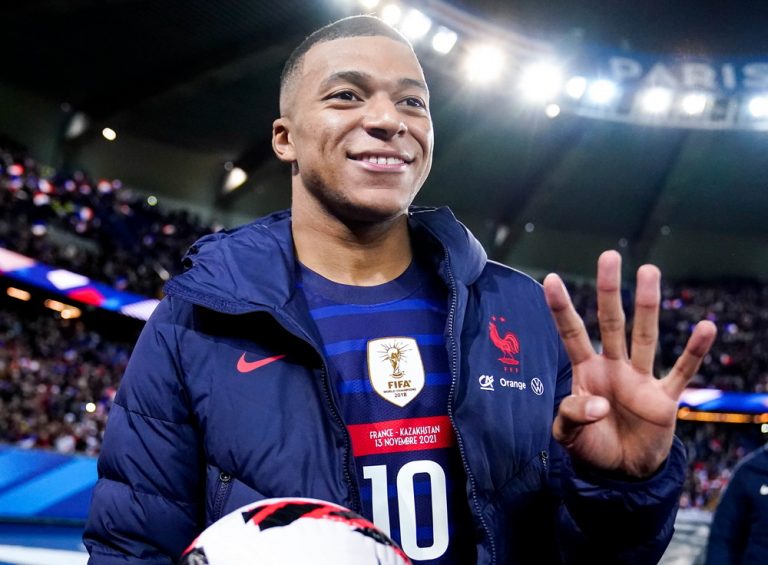 PSG Ultimatum Mbappe untuk Tanda Tangan Kontrak Baru