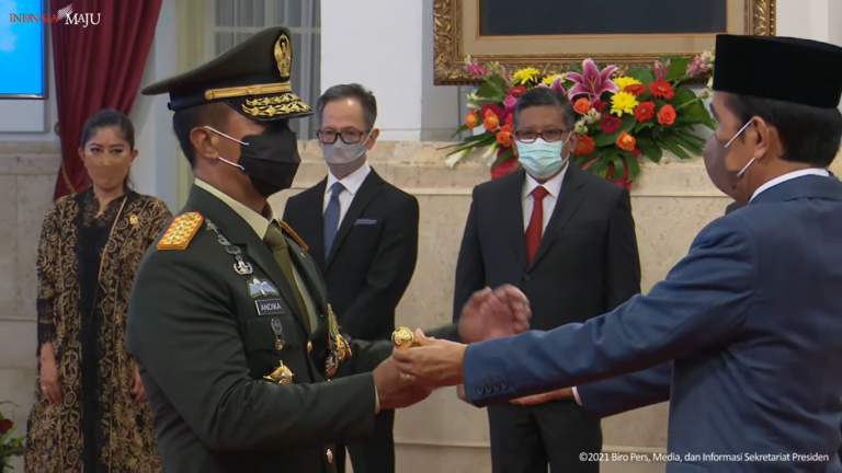 Jokowi Resmi Lantik Jenderal Andika Perkasa sebagai Panglima TNI