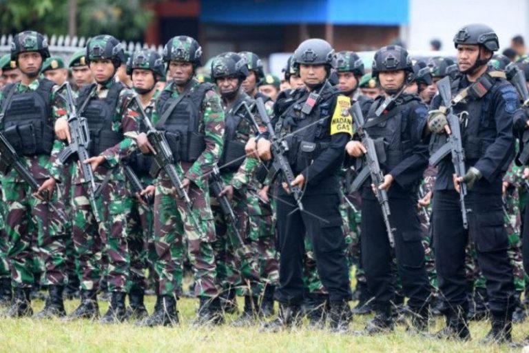 TNI-POLRI Gelar Apel Gabungan di Lokasi Bentrokan