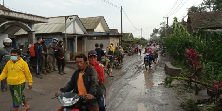 Pagi ini Jokowi Tinjau Lokasi Bencana Erupsi Semeru