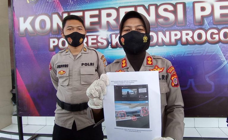 Viral Perempuan Pamer Payudara dan Alat Kelamin di Bandara YIA